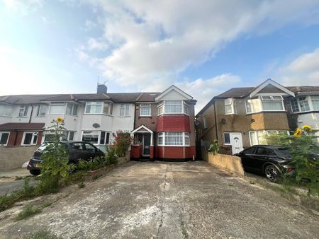 Warner Close, Harlington, Hayes, UB3 5LG - Photo 4