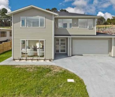 Modern executive home in Silverdale - Photo 4