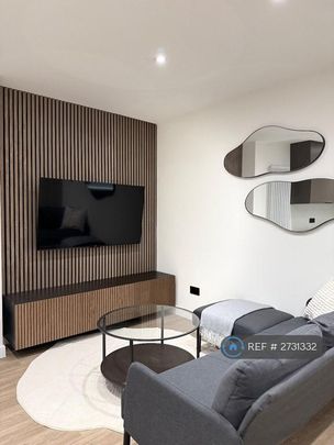 1 bedroom in a house share to rent - Photo 1