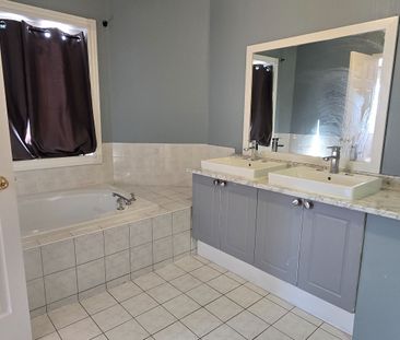 For Lease - 23 Booth Crescent, Ajax, Ontario - Photo 6