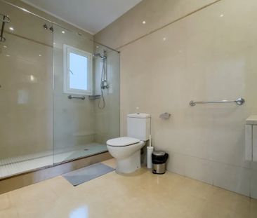 Carrer del Rosselló, Barcelona, Catalonia 08008 - Photo 5