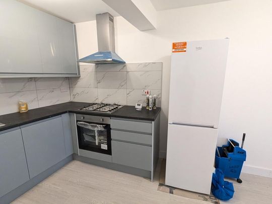 2 bedroom maisonette to rent - Photo 1