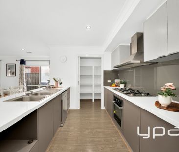 SPACIOUS FAMILY HOME IN A CONVENIENT LOCATION! - Photo 3