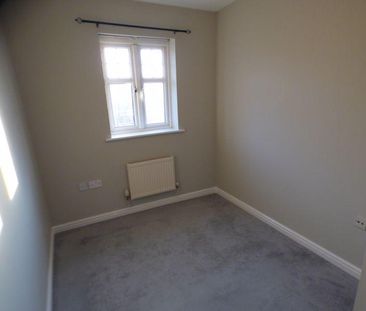3 bedroom terraced house to rent - Photo 2