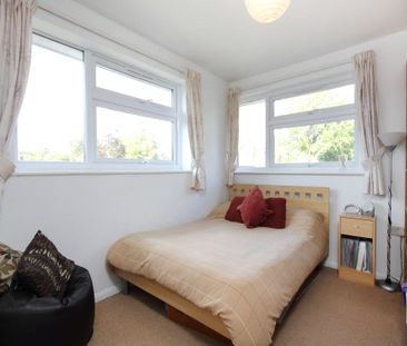 2 Bedroom Flat / Apartment - Northlands Drive, Winchester - Photo 2