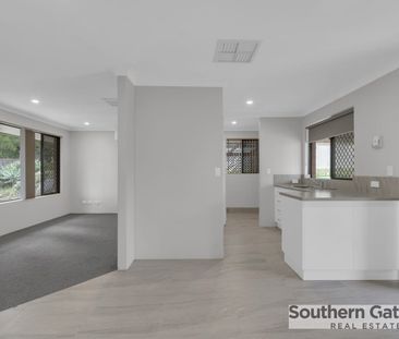 Central Family Home - Photo 3