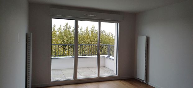 location Appartement T2 DE 46.6m² À SAINT MAUR DES FOSSES - Photo 1