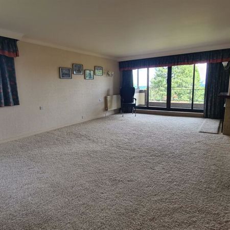 Lythe Hill Park, Haslemere - Photo 1