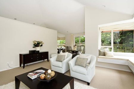 Sunny & Spacious Meadowbank Home - Photo 2