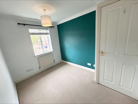 3 bedroom semi-detached house to rent - Photo 3