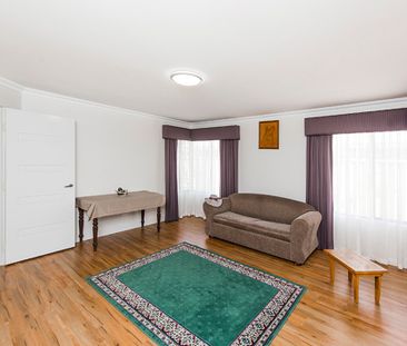 Cosy Rental Close to Amenities - Photo 2