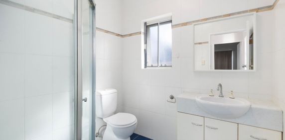 Charming 2-Bedroom Apartment in Bexley - Photo 2