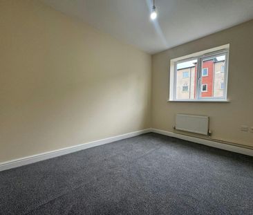 Coach House to rent on - Photo 3