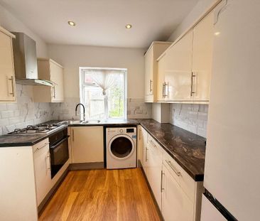 3 bedroom semi-detached house to rent - Photo 5