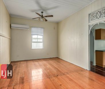 CHARMING 2 BEDROOM HOME WITH AIR CONDITIONING - Photo 2