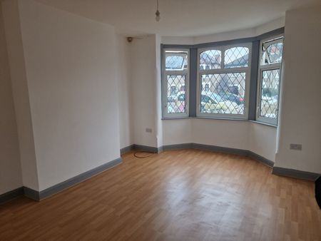 3 Bed Terraced House, Redesdale Avenue, CV6 - Photo 3