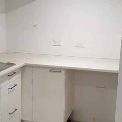 Spacious 5BR Home in Titirangi with golden sunset - Photo 1