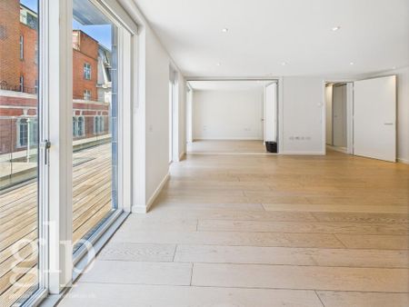 3 bedroom flat to rent - Photo 4