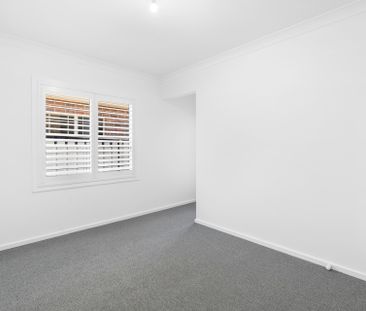 Brand New Flat with Parking & Outdoor Living - Photo 2