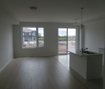 For Lease - 39 Sandels Avenue, Richmond Hill, Ontario - Photo 1