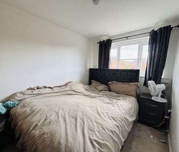 3 bedroom end of terrace house to rent - Photo 4