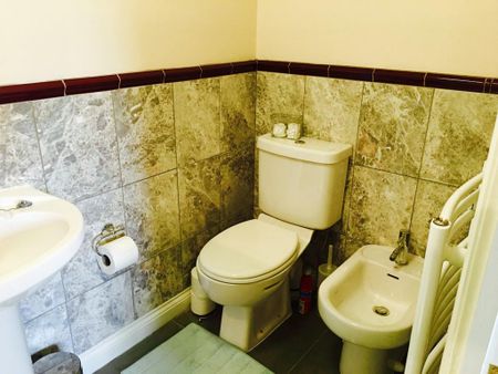 4 bedroom detached house to rent - Photo 5