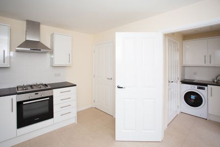 3 bedroom house to rent, Available unfurnished from 28/03/2025 - Photo 4