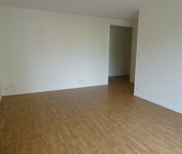Location Appartement 2 pièces 51m² ORLEANS 45100 - Photo 2