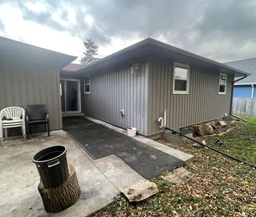 For Lease - 225 Cox Mill Road, Barrie, Ontario - Photo 2