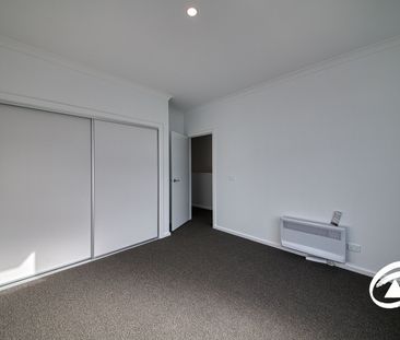 9 Travertine Loop, 3806, Berwick Vic - Photo 5