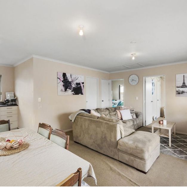 Tidy 2 bedroom home - Photo 1