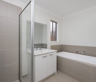 Light-filled, four bedroom home - Photo 6