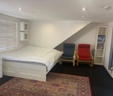 Queens Avenue, Watford - Photo 2