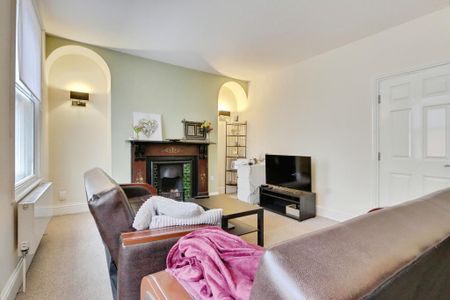 3 bedroom maisonette to rent - Photo 3