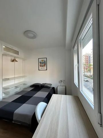 Avinguda de Pérez Galdós, Valencia, Valencian Community 46008 - Photo 2