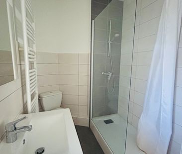Location Appartement 2 pièces Meublé 50m² ST ETIENNE 42000 - Photo 2