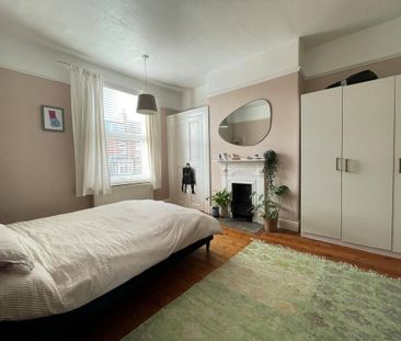 3 bedroom terraced house to rent - Photo 3