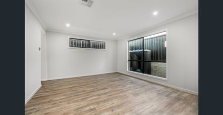 Near New 3 Bedroom 2 Bathroom Townhouse Moments From The Beach! - Photo 2