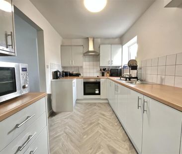 3 bedroom terraced house to rent - Photo 6