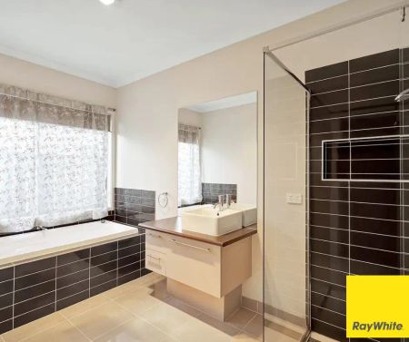 “Perfect Home in Convenient Tarneit Location.” - Photo 4