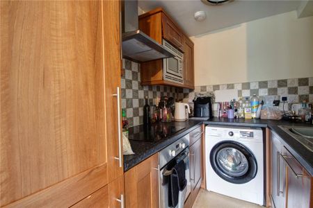 2 bedroom apartment to rent - Photo 3