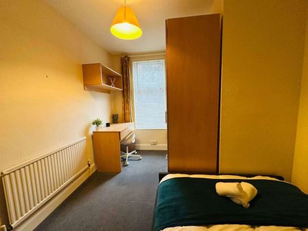 Brazil Street Room C - Photo 3