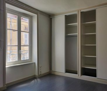 Appartement T3 à louer à Roanne - Place du marché - Photo 1
