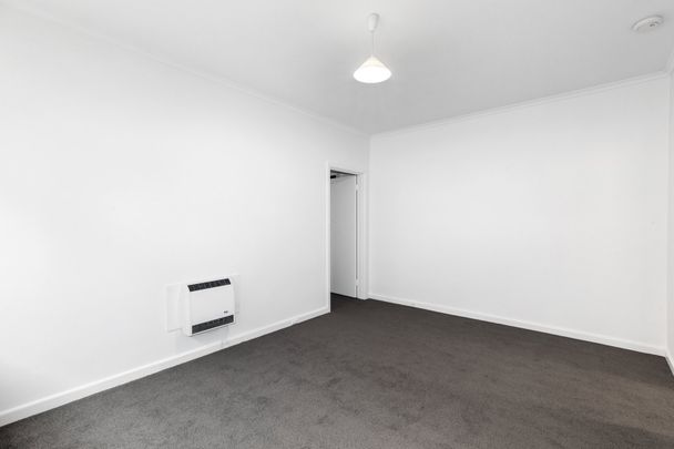 Freshly renovated 1-bedroom! - Photo 1