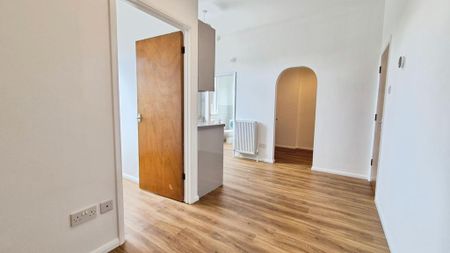 1 bedroom flat to rent - Photo 2