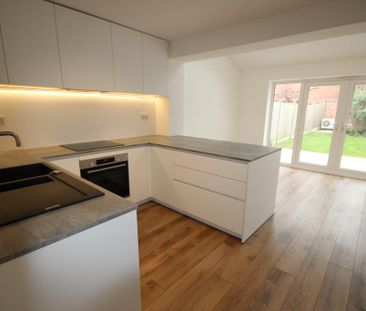 3 bedroom townhouse to rent - Photo 3