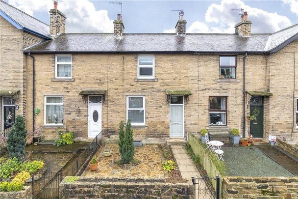 2 bedroom terraced house to rent - Photo 1