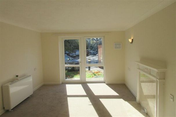 1 bedroom retirement property to rent - Photo 1
