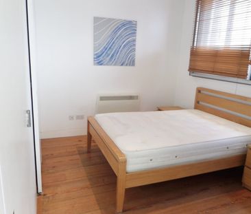 1 Bed Flat, Cross Street, M2 - Photo 3