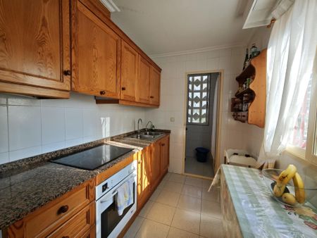 Piso de alquiler en Calle Ciudad de San Sebastián, Los Arenales del Sol - Photo 4